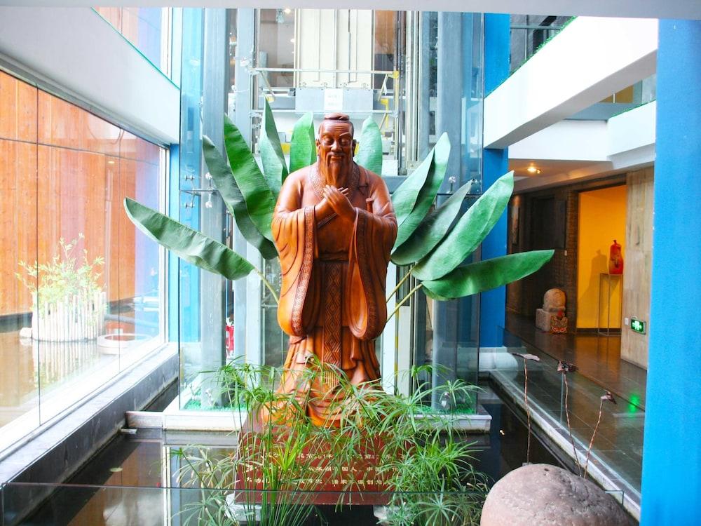 China Community Culture & Art Hotel Qingdao Exteriör bild