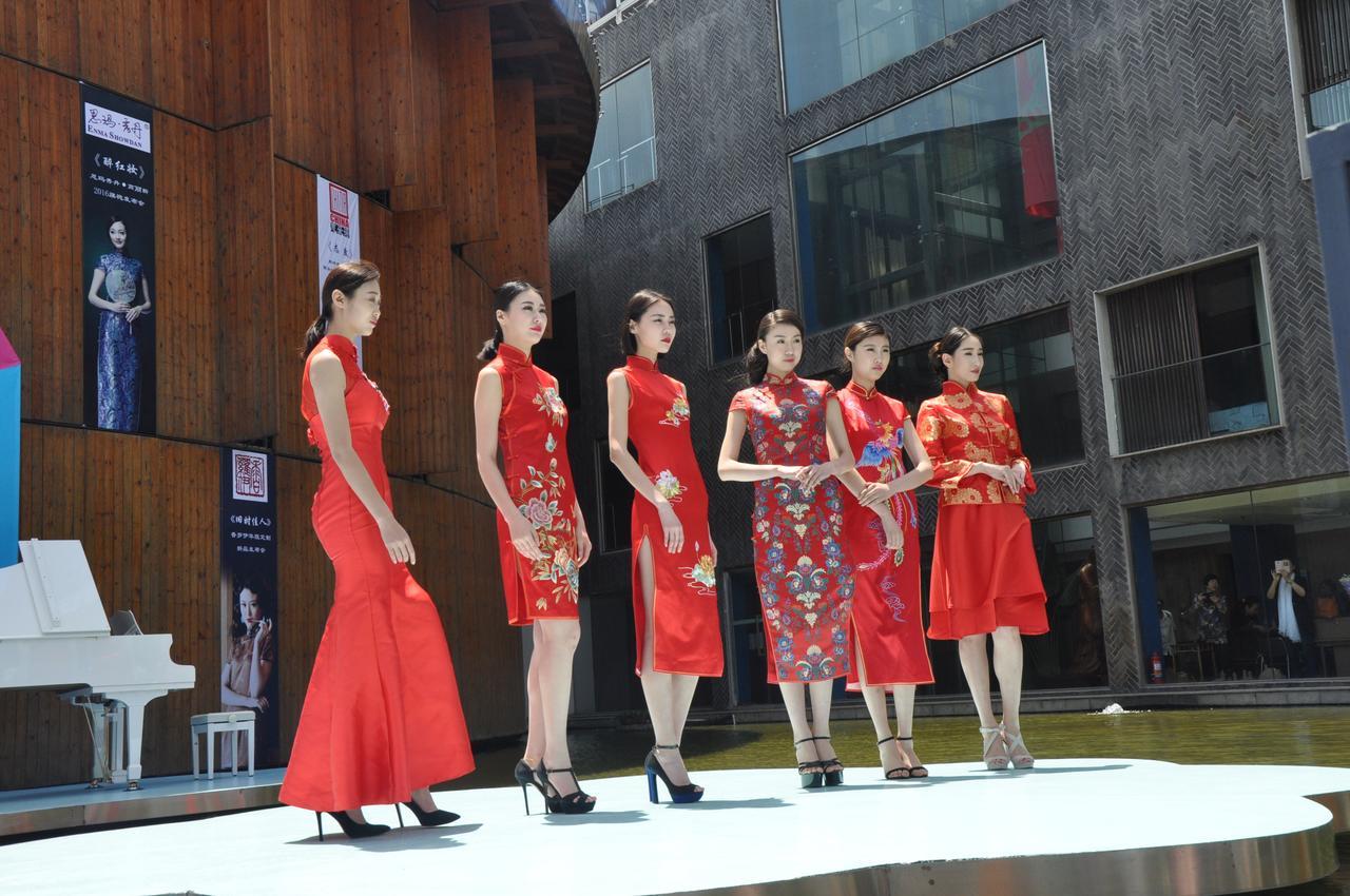 China Community Culture & Art Hotel Qingdao Exteriör bild